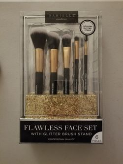 Makeup brushes