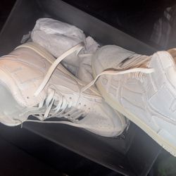 Amiri Bone Sneakers 