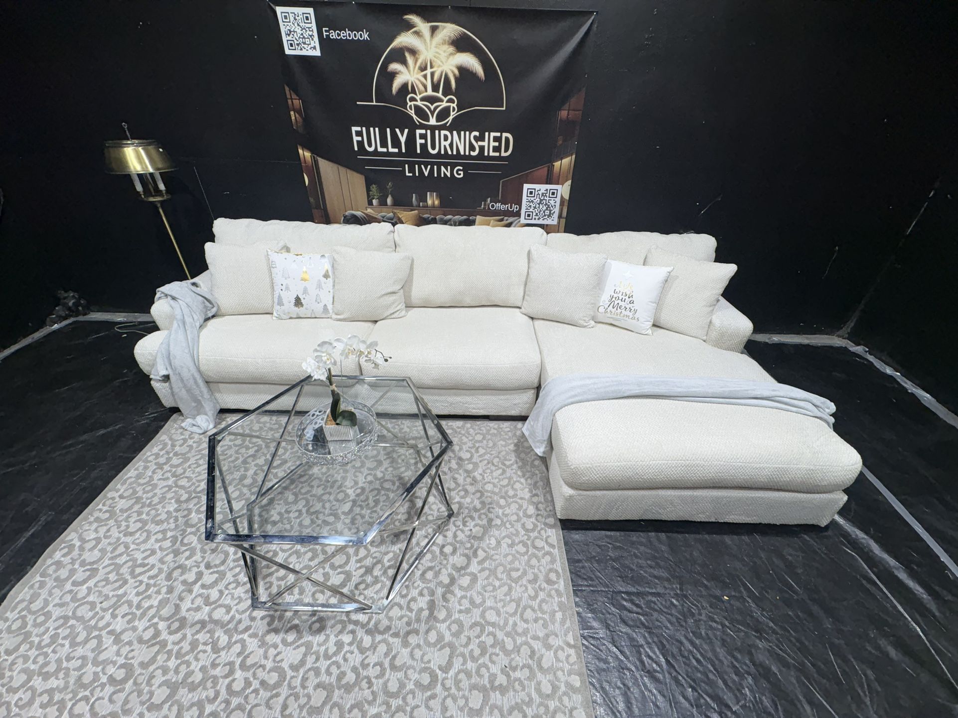 Sectional/couch/sofa,size:Brand: Ashely Furniture, size: 72x132,color: grey, delivery Available π