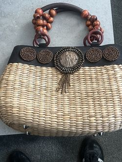 Elegant Woven Handbag