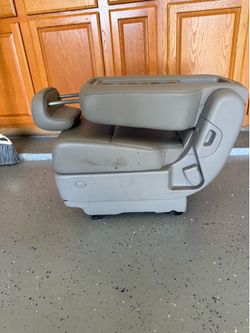 2010 Honda Odyssey seat