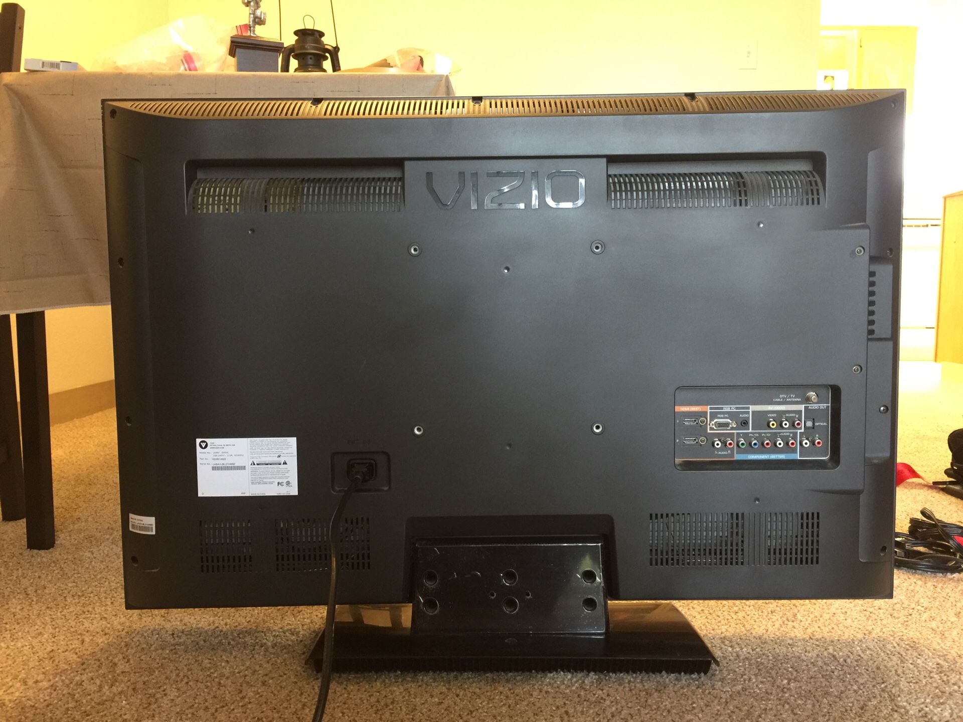Vizio 36 inch TV for Sale in WA OfferUp