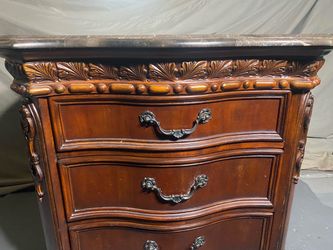 ANTIQUE SIDE TABLE