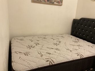 Full size bed
