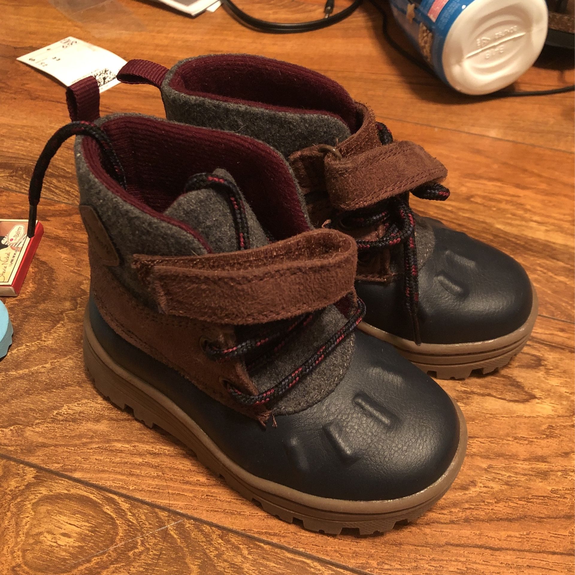 Brand New Carter’s Snow Boots Toddler Size 6c