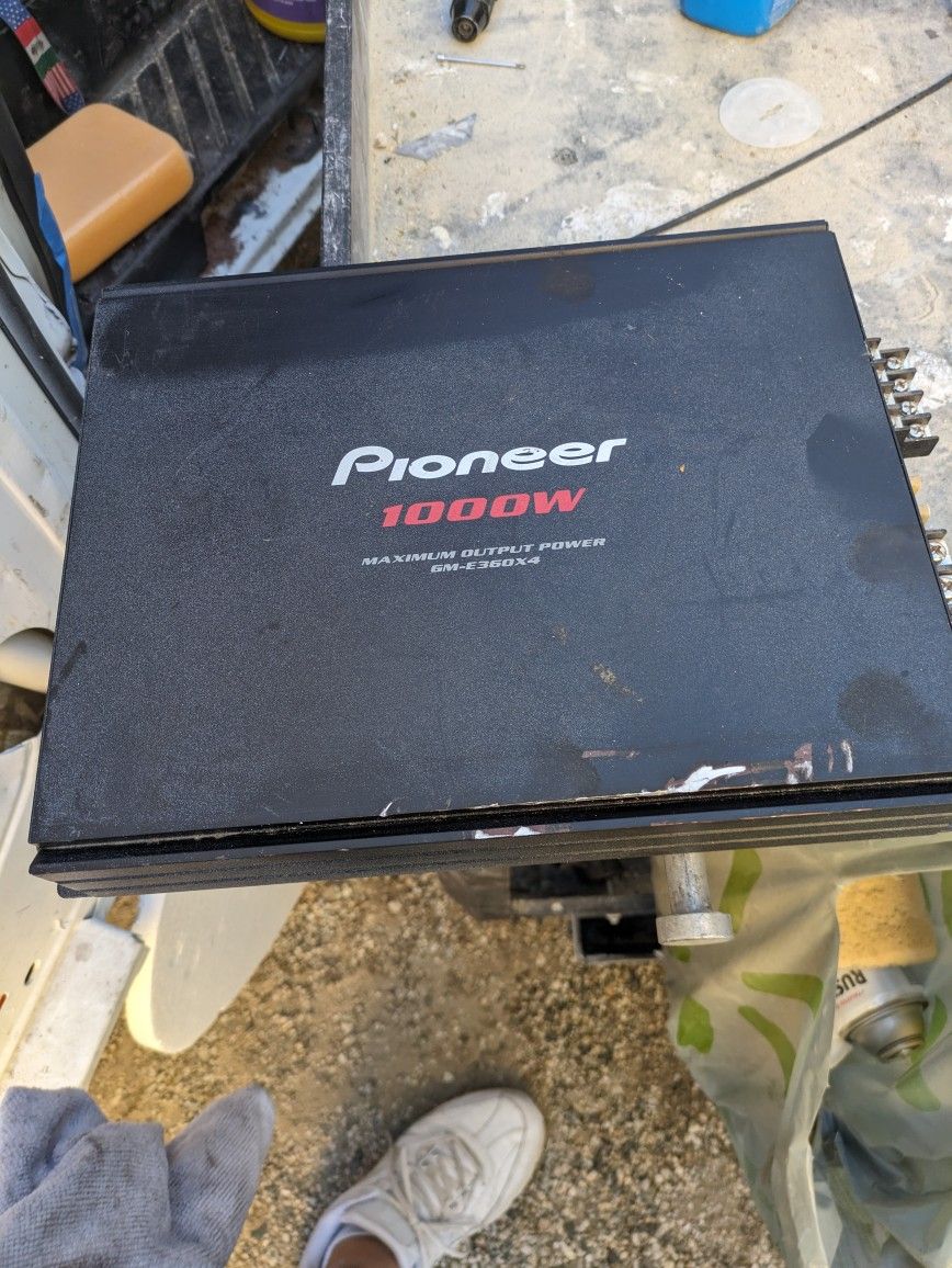 Pioneer 1000 Watt Amplifier