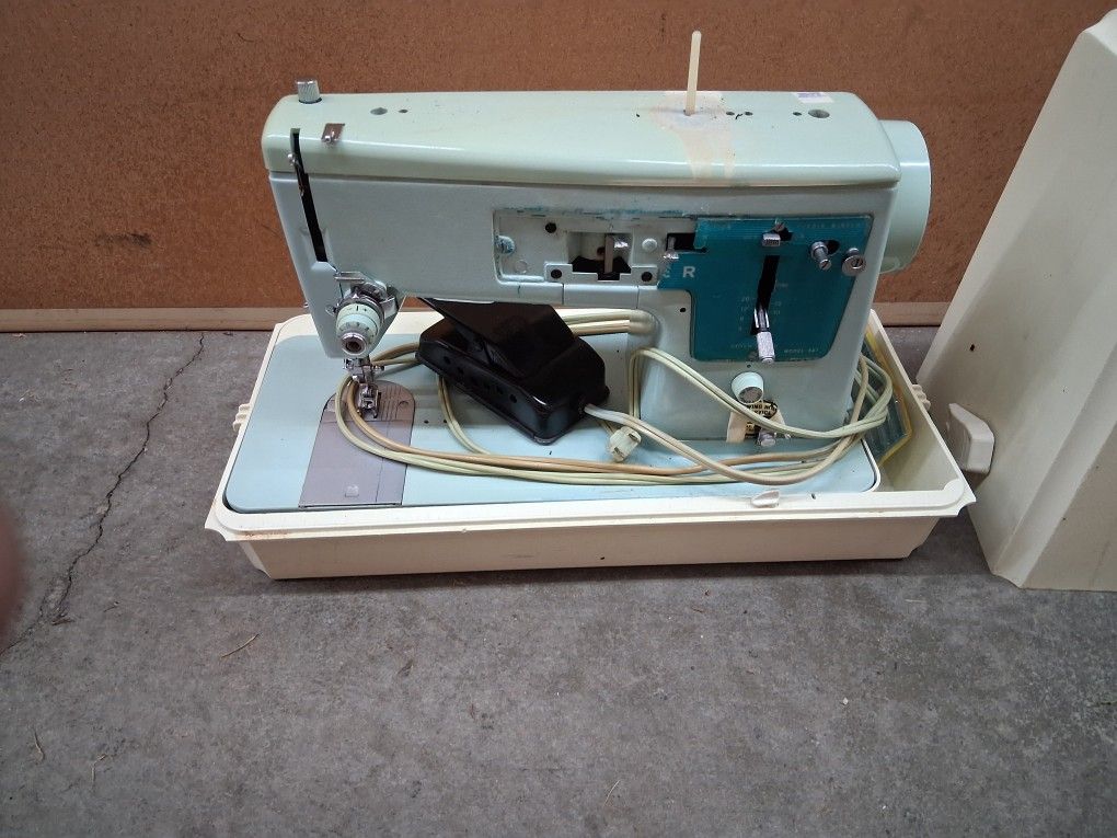 Vintage Singer Sewing Machine