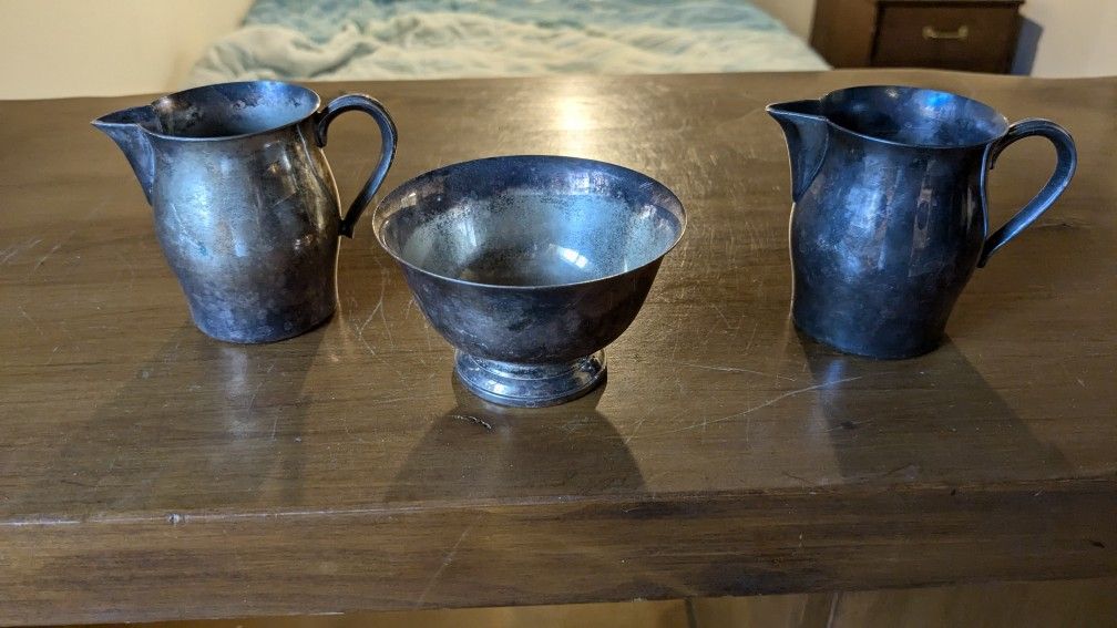 Vintage WM Rogers Silverplate Creamer and Sugar Bowl Set - Beautiful Condition!