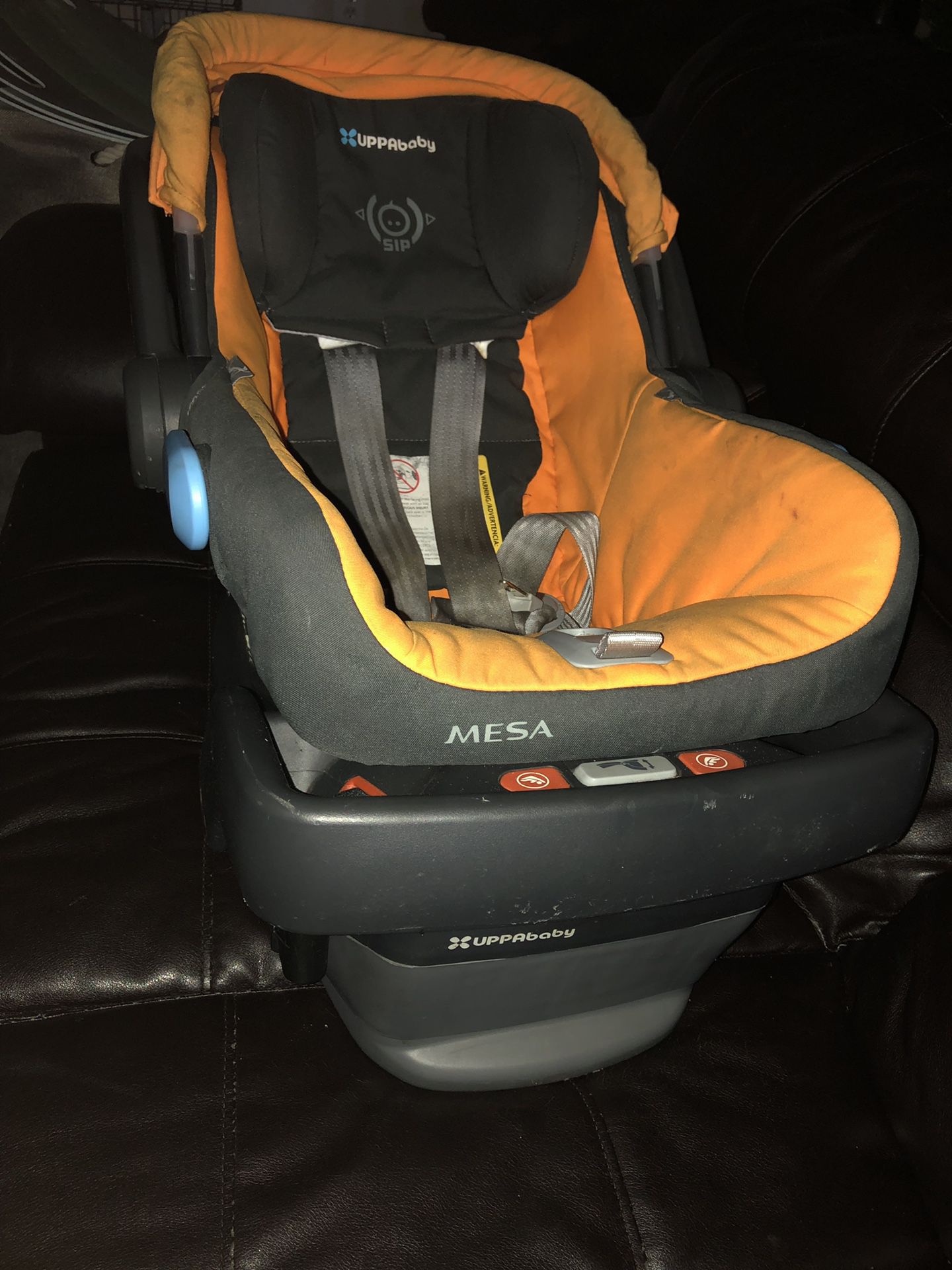 Uppa baby Mesa car seat and base