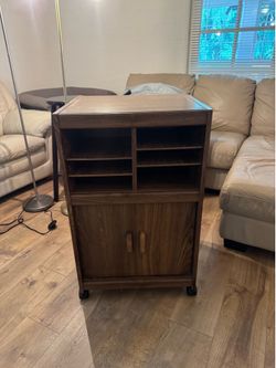 Rolling tv stand