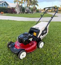 Toro Self Propelled Lawn Mower With Bagger
