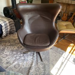 Egg Chair By Arnie Jacobson