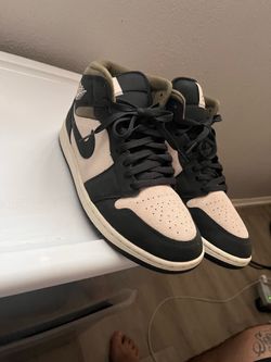 2 pairs of Jordan’s