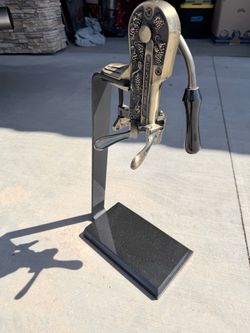 Wine bottle opener