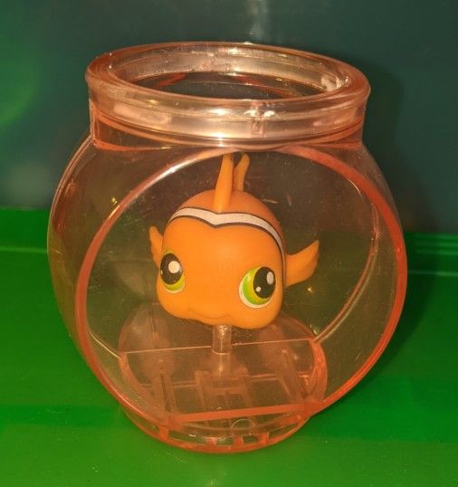 Littlest Pet Shop Clownfish #130 Hasbro LPS With Original Tank Accessory