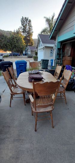 Wooden extendable table set