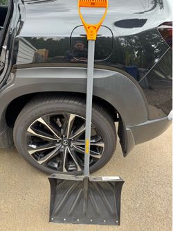 True Temper snow shovel