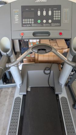 Life Fitness 97Ti Commercial Treadmill Decline Incline Heavy Duty