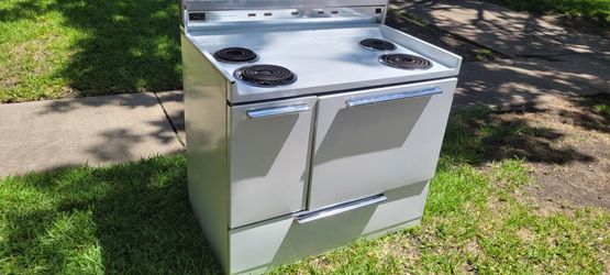 Free 1968 Sears Kenmore Range.