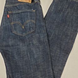 Vintage? Levi’s 501 Denim button fly Men’s 32 x 34 jeans. 