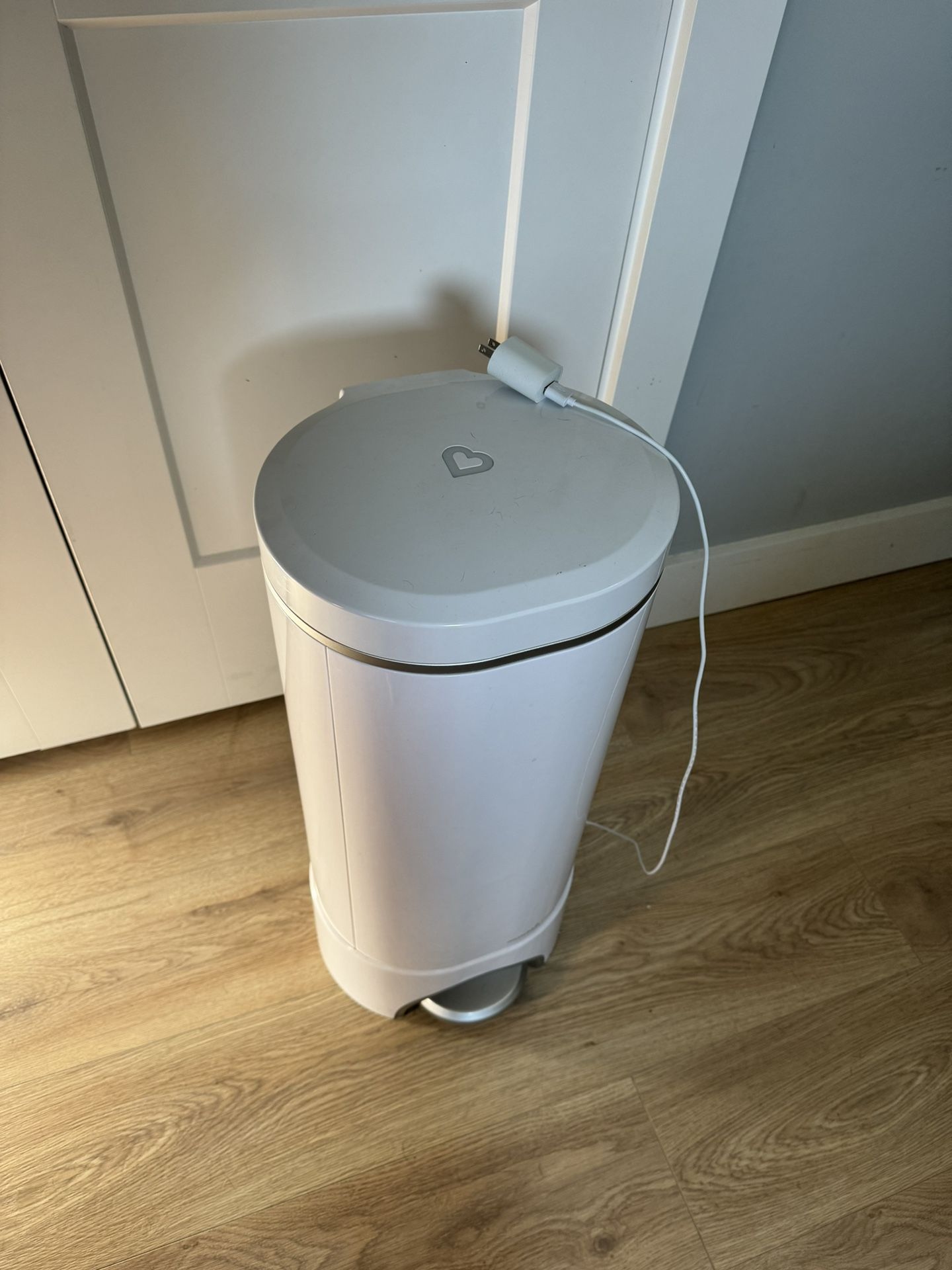 Munchkin - LED Diaper Pail