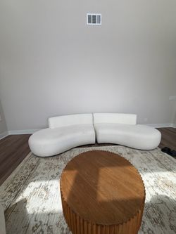WHITE FLUFFY MODERN COUCH