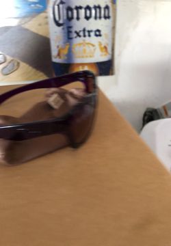 Oakley (Women) sunglasses (purple color)