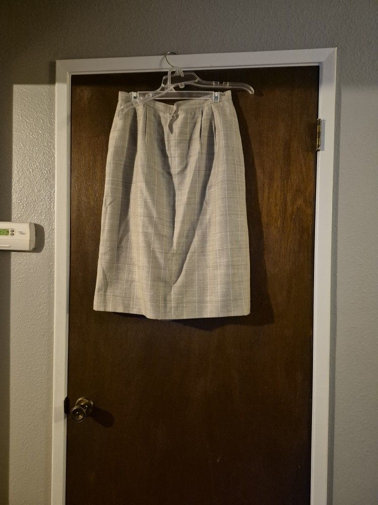 Lord & TAYLOR 2 DEEP POCKETS VENTAGE ORIGINAL LIKE NEW ORIGINAL PRICE $189. SIZE 14