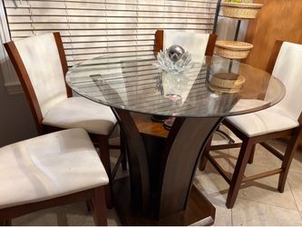 Dining table & Chairs