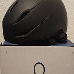 Giro Snow Helmet – Excellent Condition