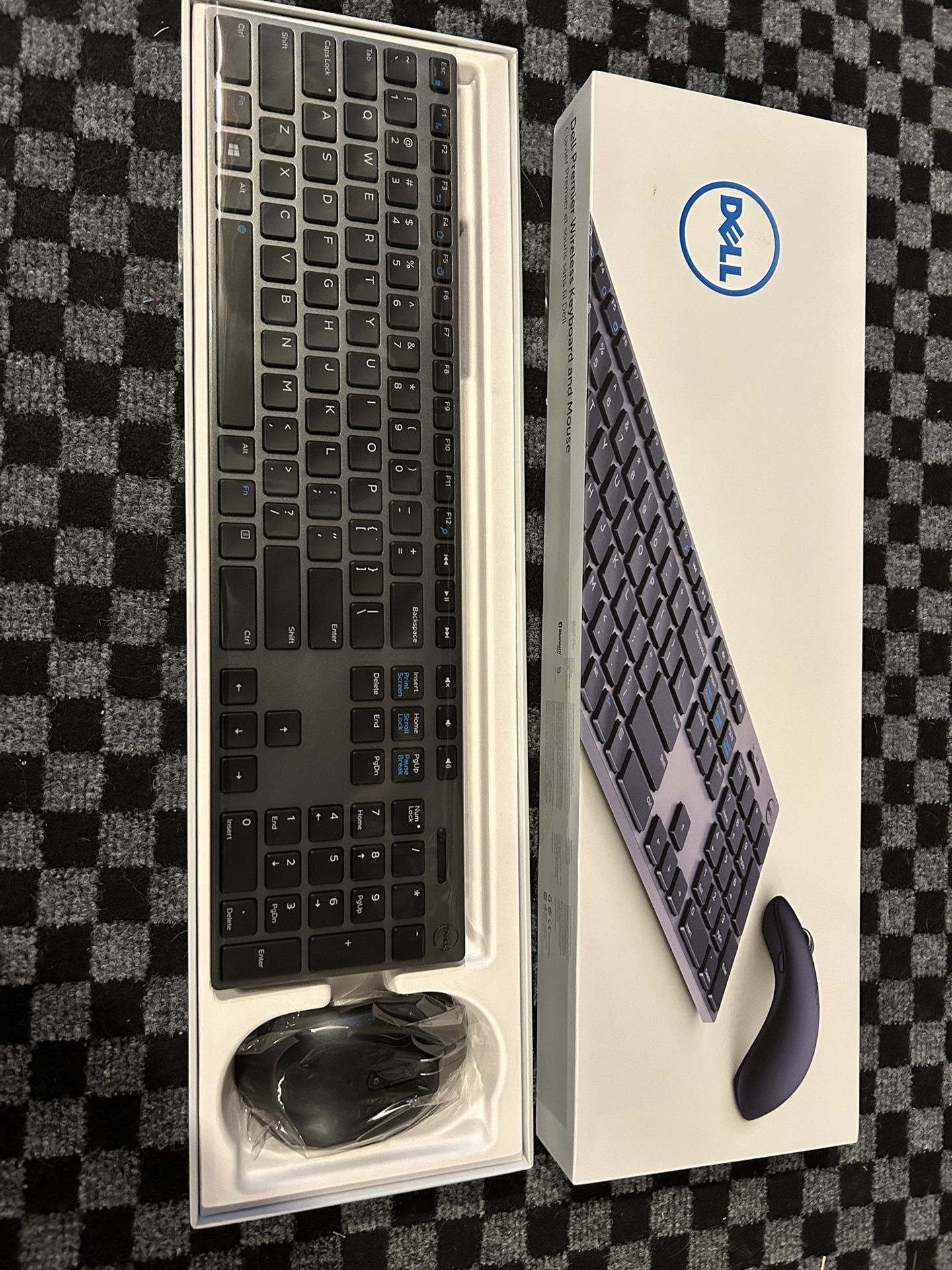 New : Dell Wireless Keyboard and Mouse
