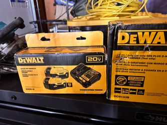 Dewalt rotar hammer with two batteries and charger