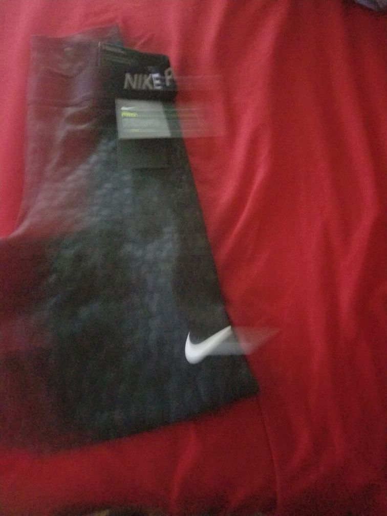 Nike PRO TIGHT FIT LEGGINGS