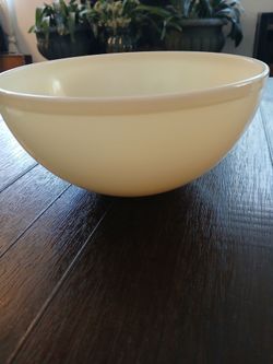 Vintage Belvedere Ivory Glass Ovenware Mixing Bowl