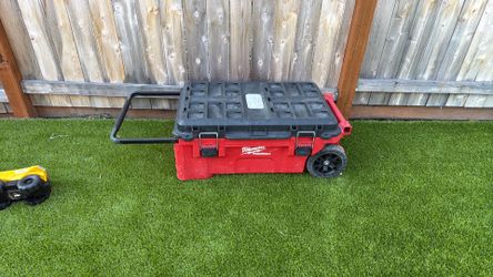 Milwaukee pack out tool box