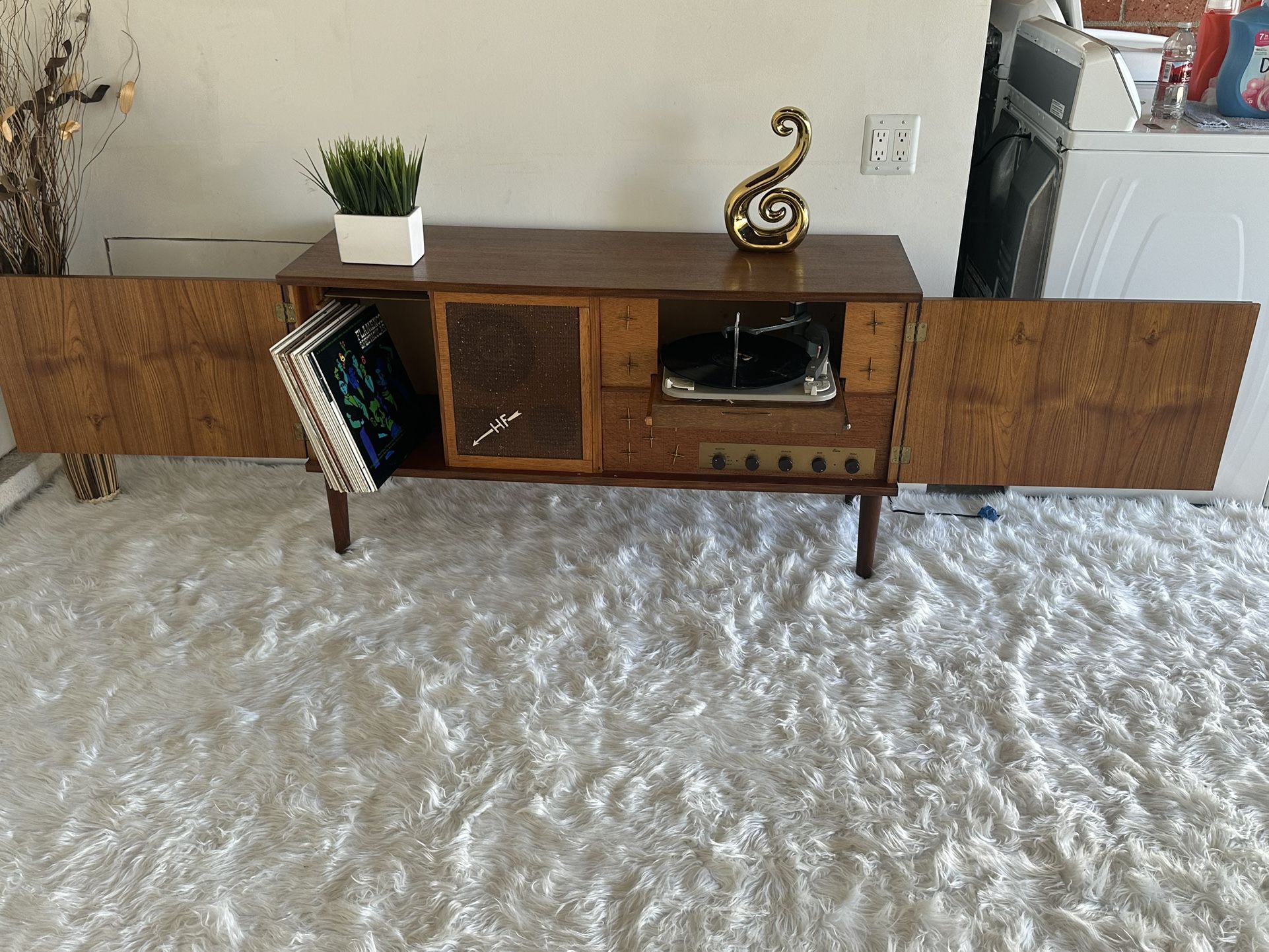 MID CENTURY Stereo Console