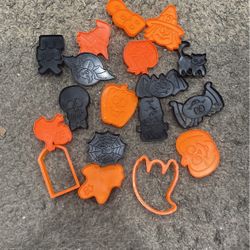 18 Halloween Cookie Cutters