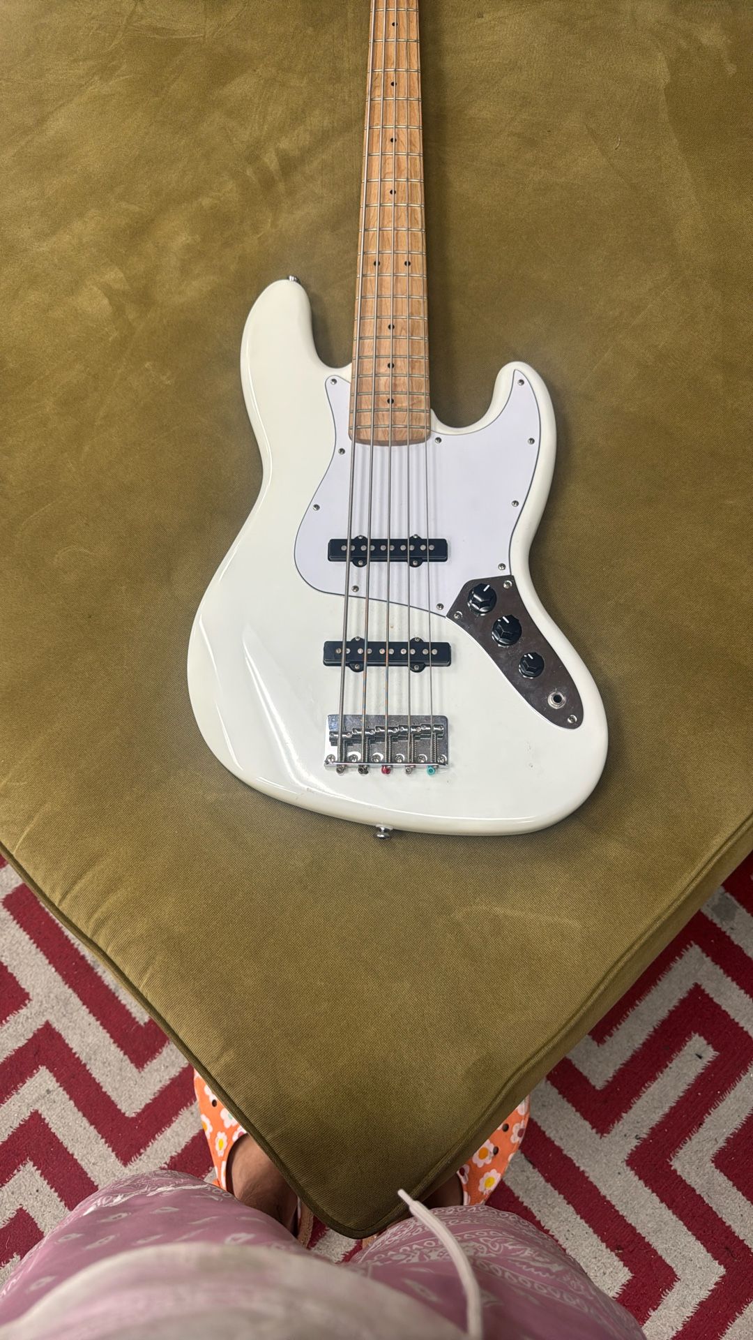 Squier Jazz Bass 5 String