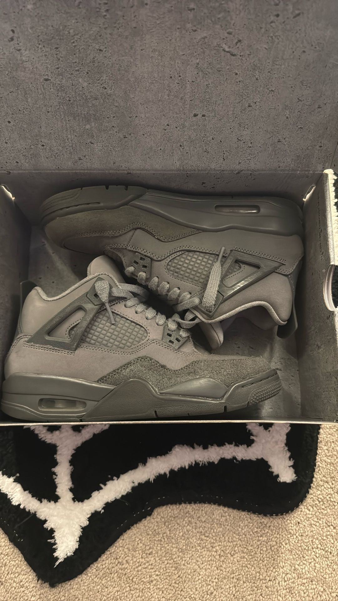 Air Jordan 4s Cement Size 6.5 Men’s