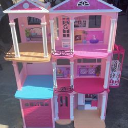 Barbie Playhouse With Furniture 