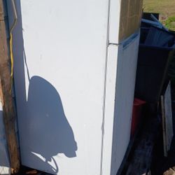 Magic Chef Refrigerator 