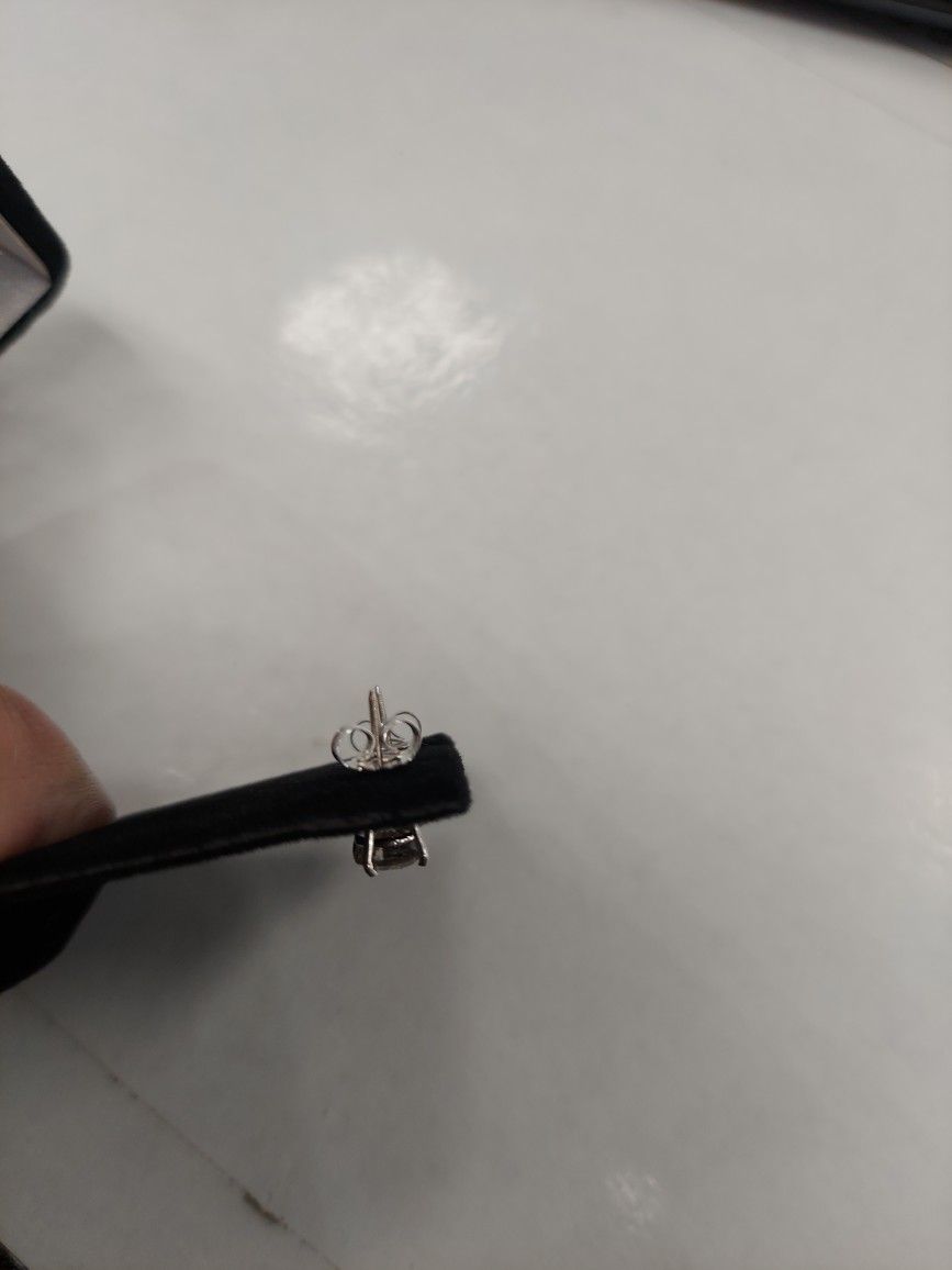 14k 1.40carat Diamonds Screwbacks
