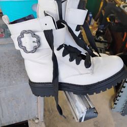 Ladies Boots Size 8