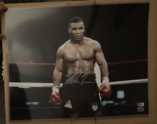 Mike Tyson Signed 16x20 Photo
