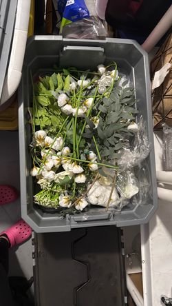 Artificial plants and flowers