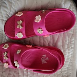 Iconic Crocs Women's Size 8