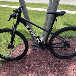 Trek Marlin 5 Mountain Bike   