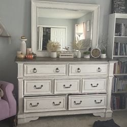 Queen Bedroom Set