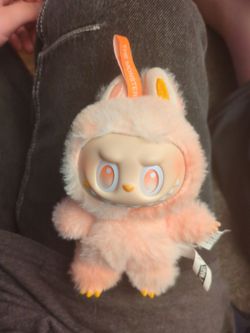 Labubu pink