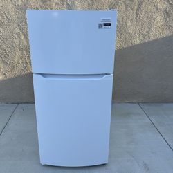 Frigidaire Refrigerator 14cu Ft 28x30x60👍👌3 MONTHS WARRANTY 